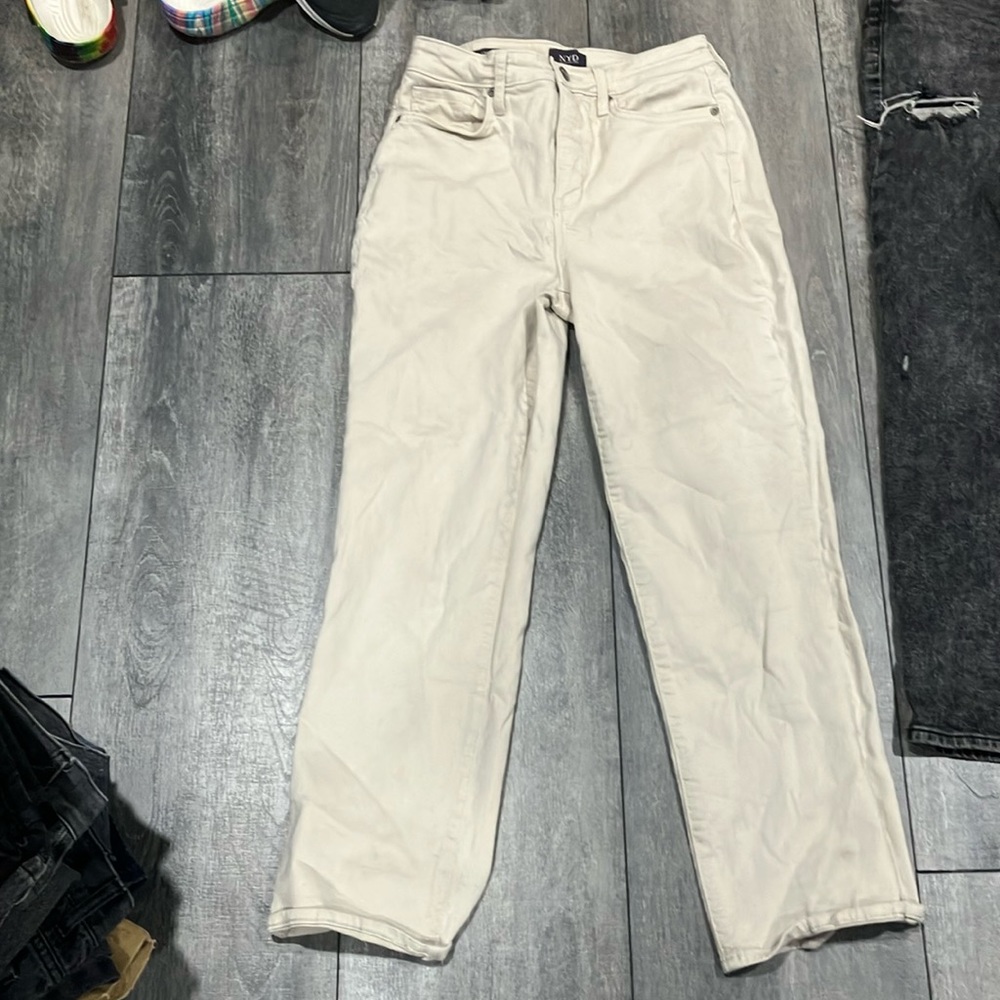 NYD SIZE TWO STRAIGHT STRETCHY JEANS
